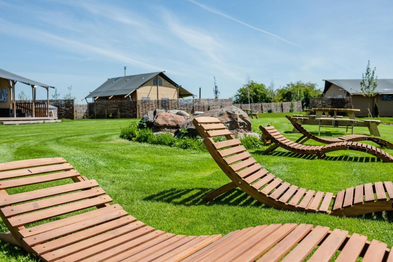 Hencote Vineyard Glamping Village Shrewsbury Ngoại thất bức ảnh