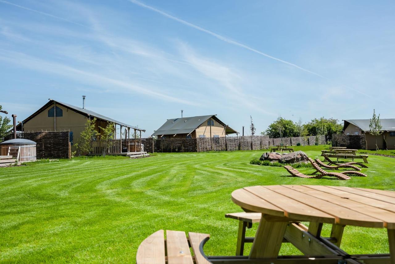 Hencote Vineyard Glamping Village Shrewsbury Ngoại thất bức ảnh